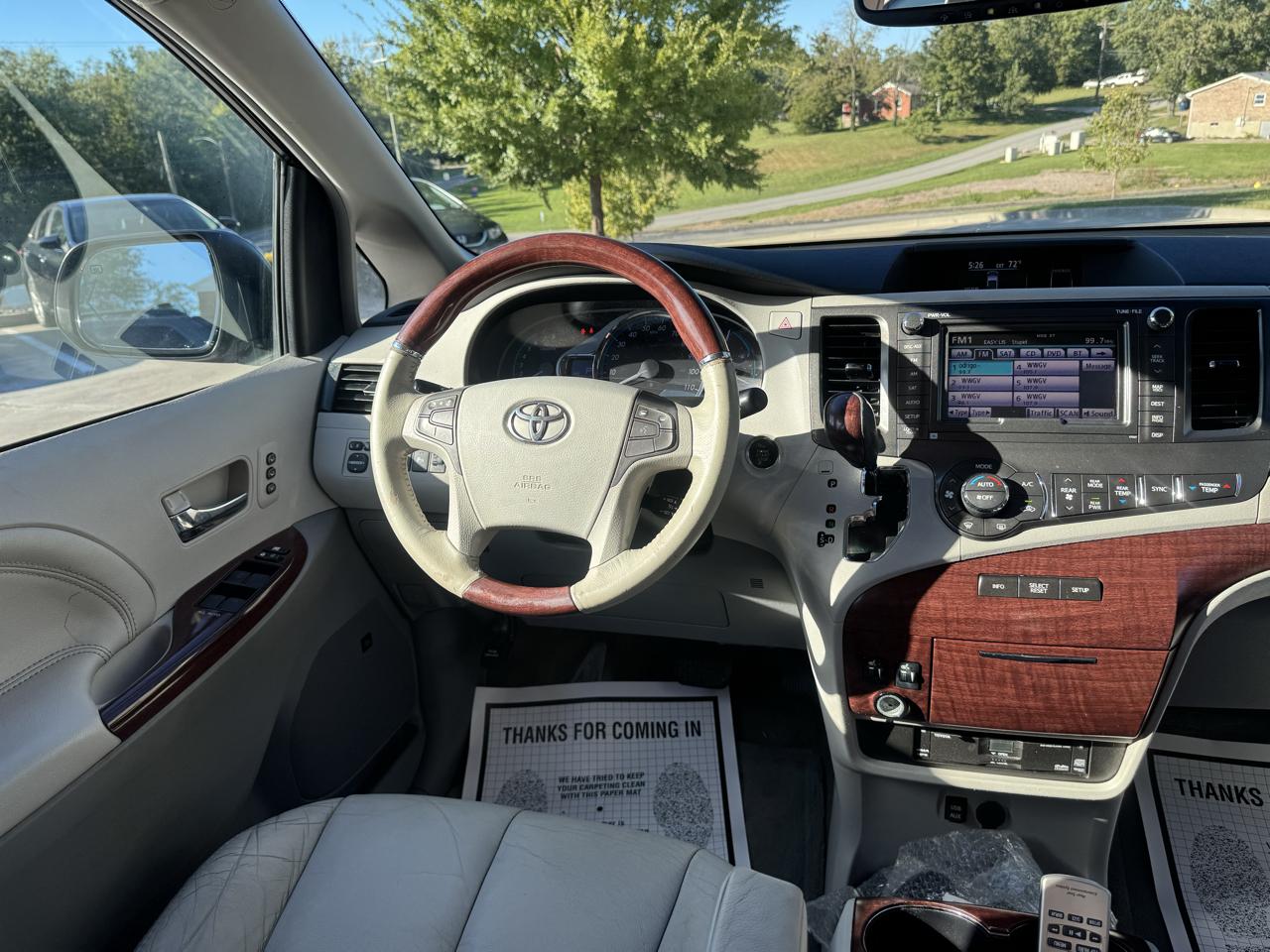 Toyota Sienna  2011