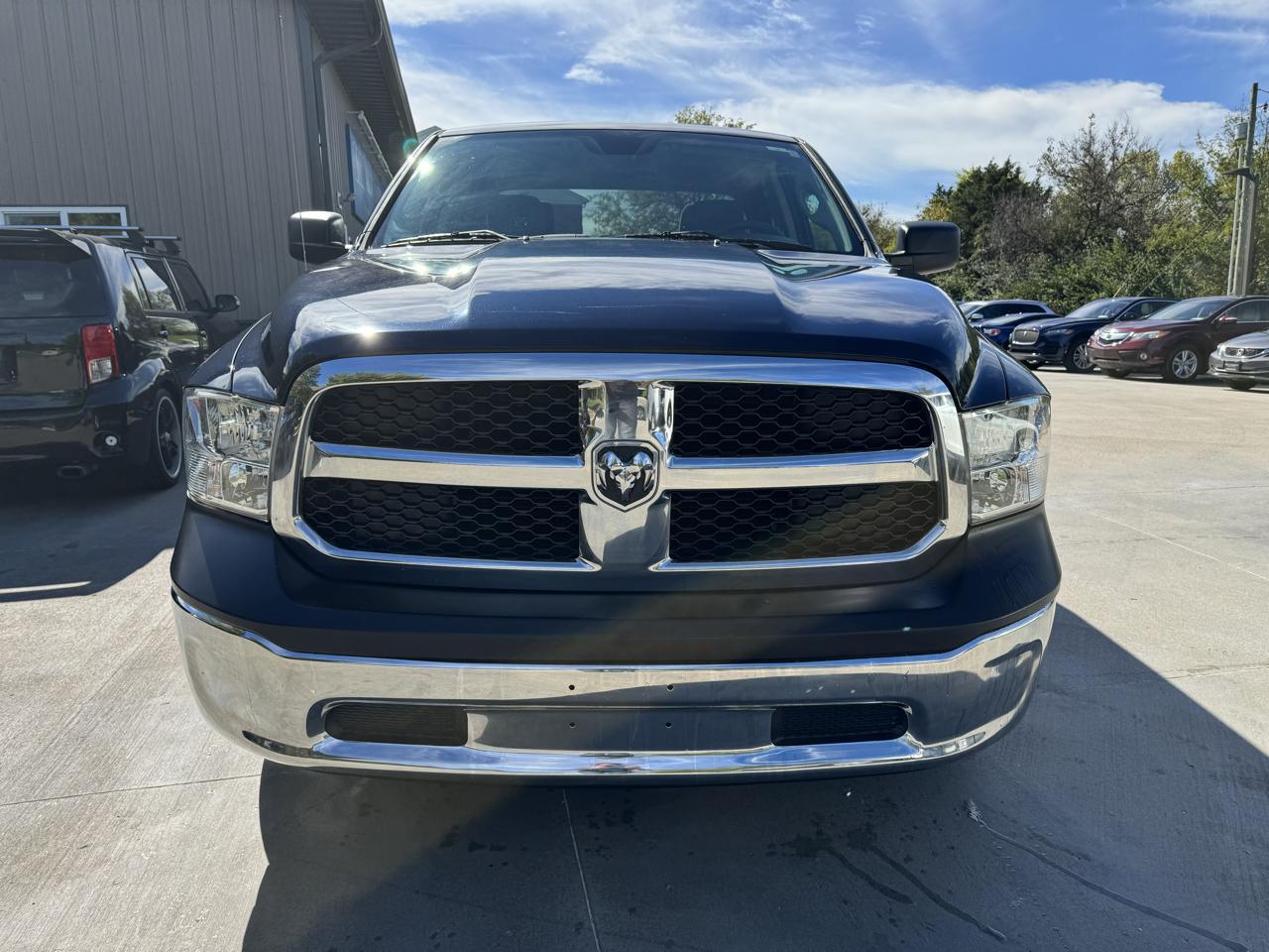 RAM 1500 Tradesman 4x4 Crew Cab 5'7" Box 2018