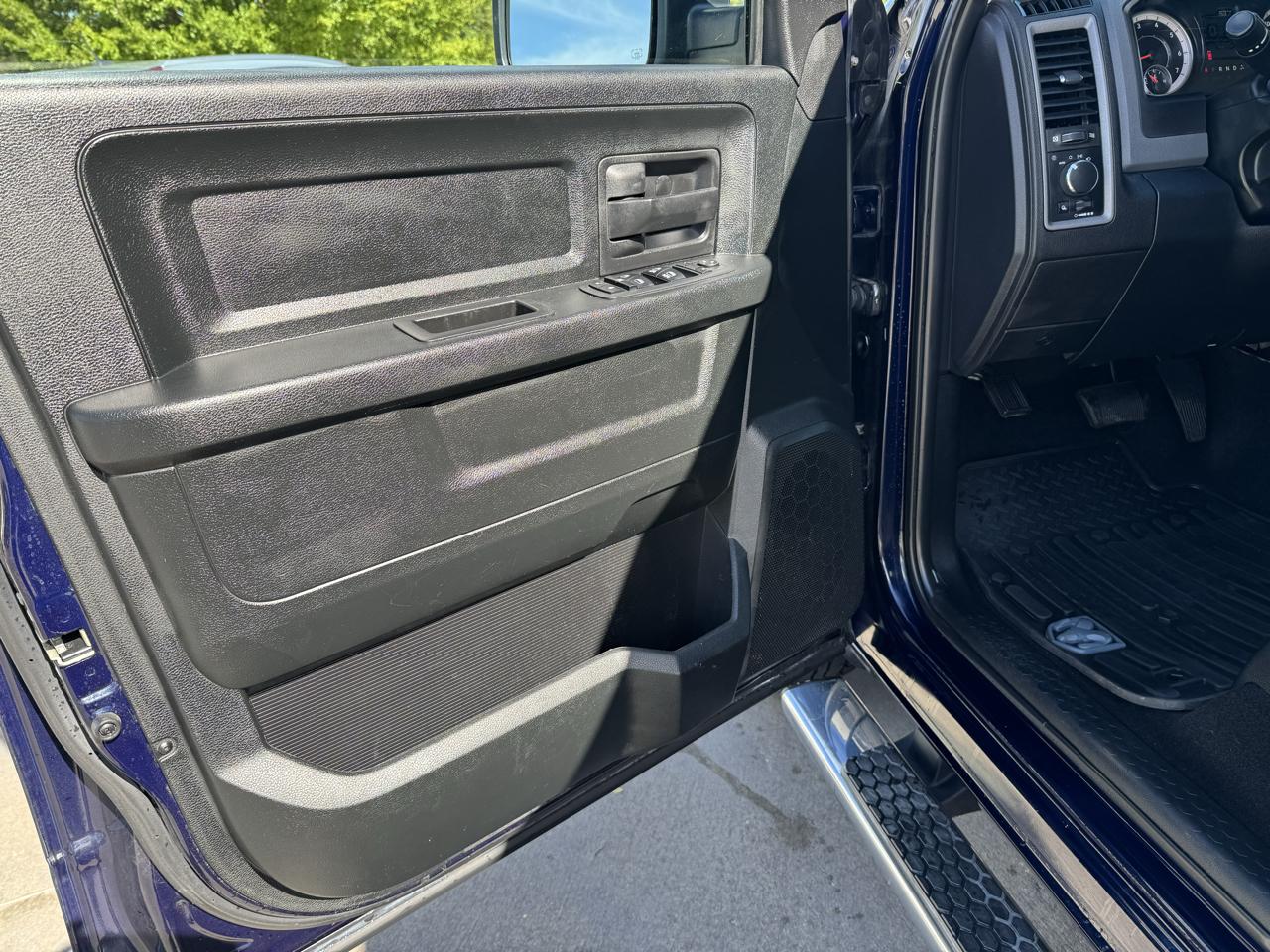 RAM 1500 Tradesman 4x4 Crew Cab 5'7" Box 2018