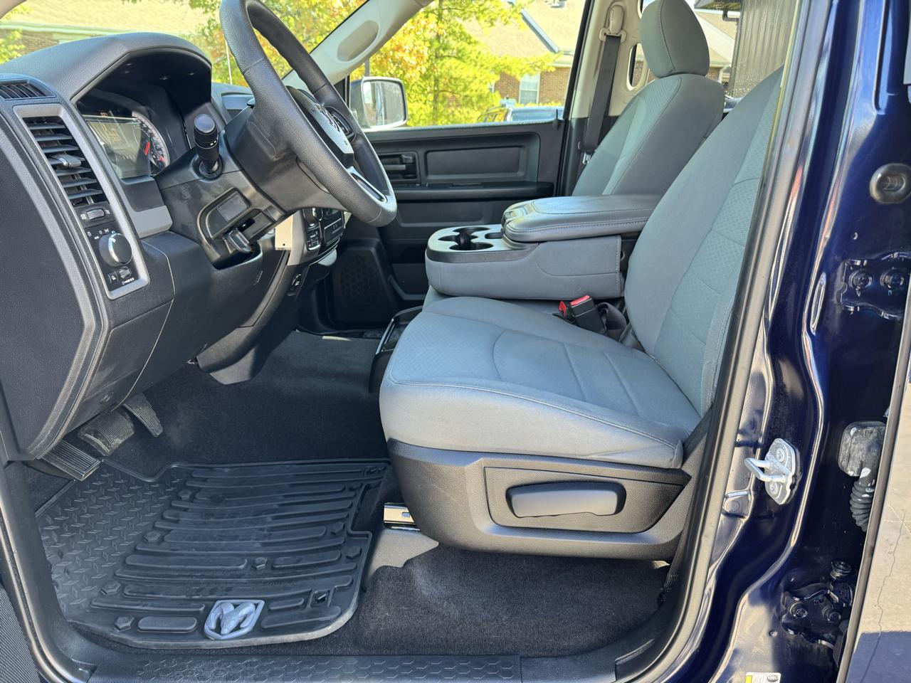 RAM 1500 Tradesman 4x4 Crew Cab 5'7" Box 2018