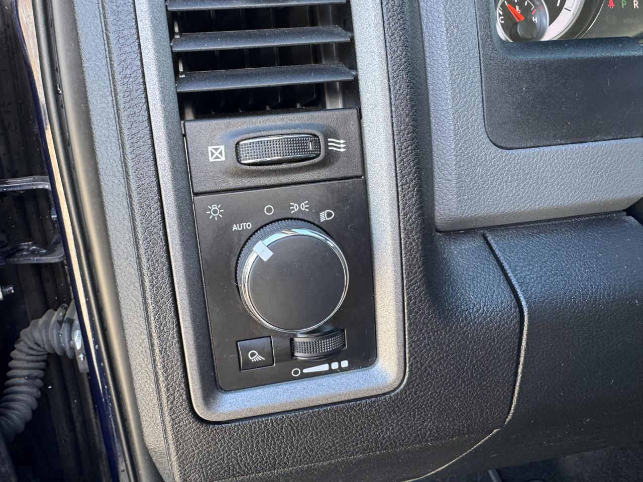 RAM 1500 Tradesman 4x4 Crew Cab 5'7" Box 2018