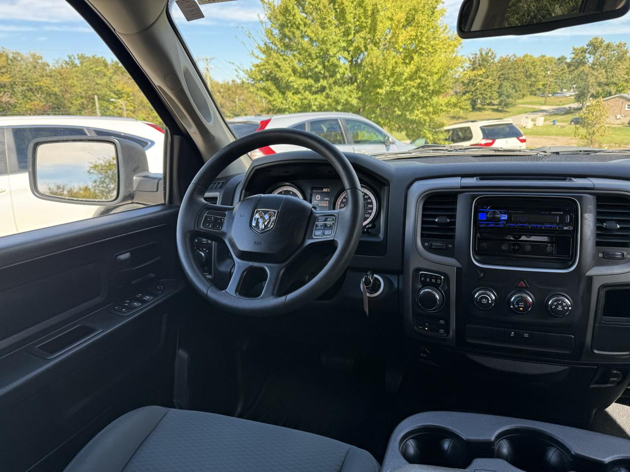 RAM 1500 Tradesman 4x4 Crew Cab 5'7" Box 2018