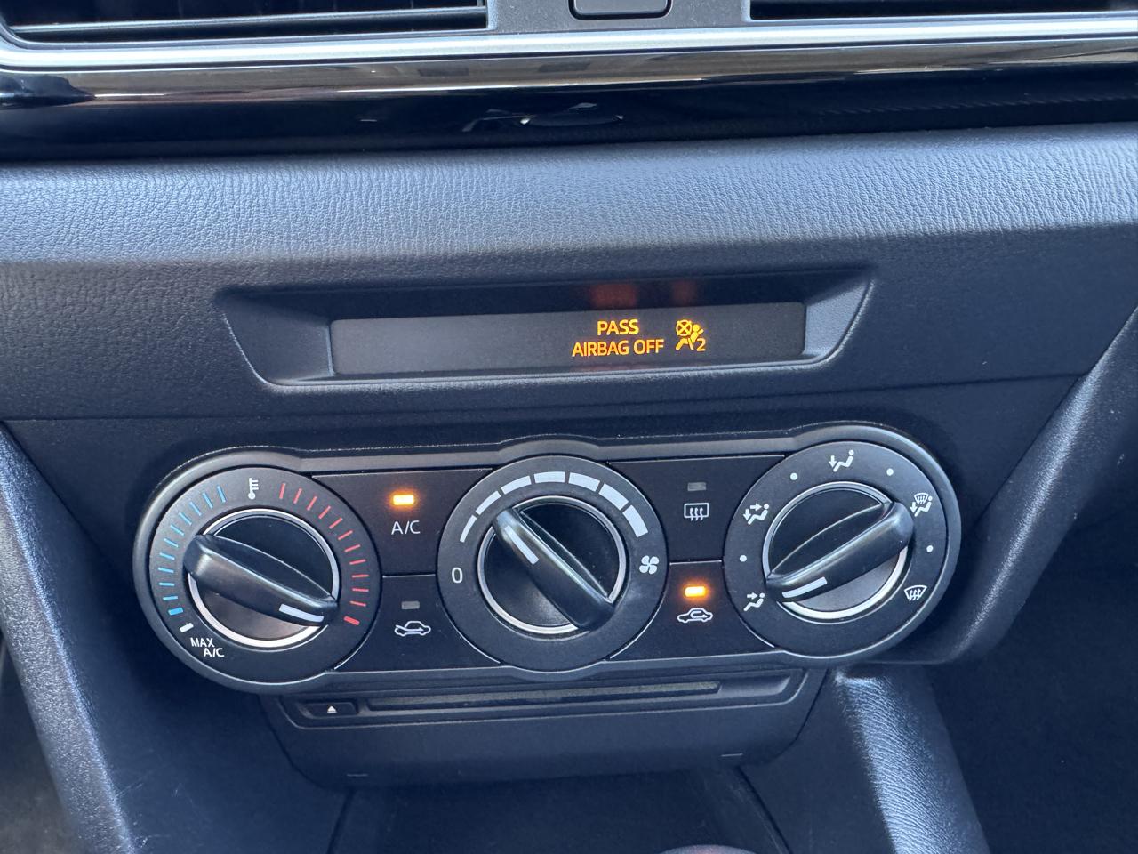 Mazda MAZDA3 4dr Sdn Auto i Touring 2014