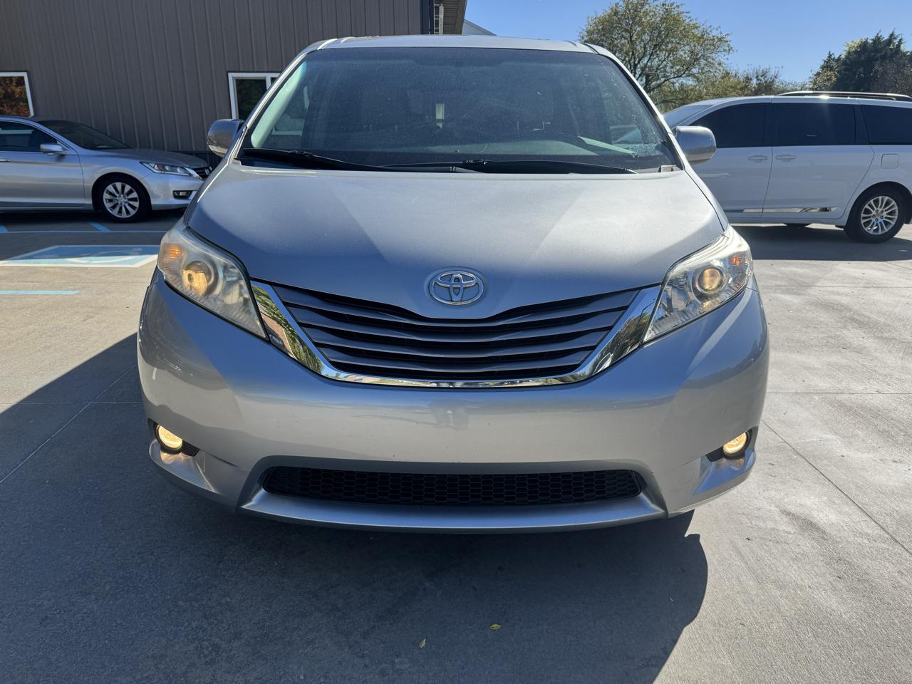 Toyota Sienna  2015