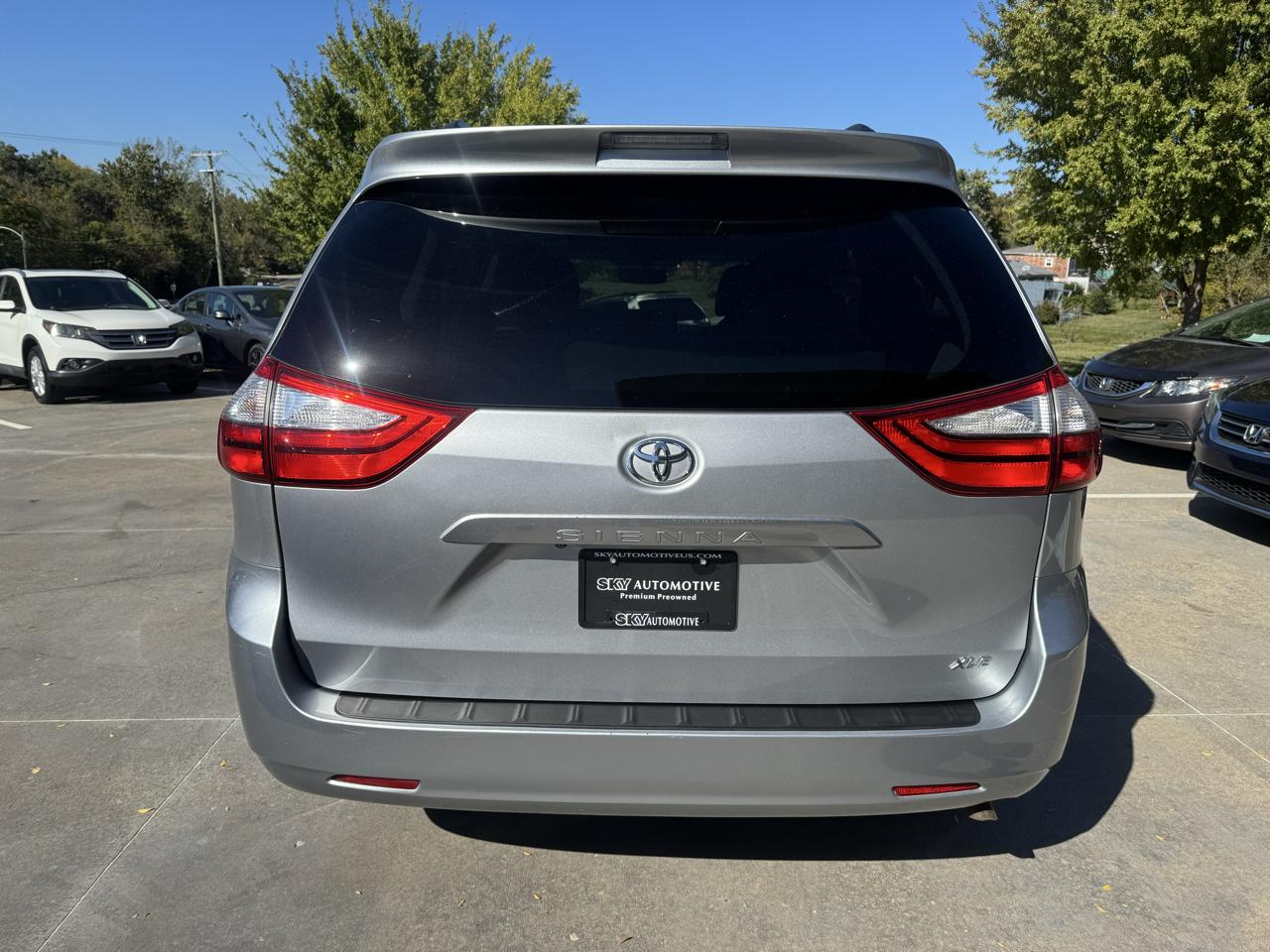 Toyota Sienna  2015