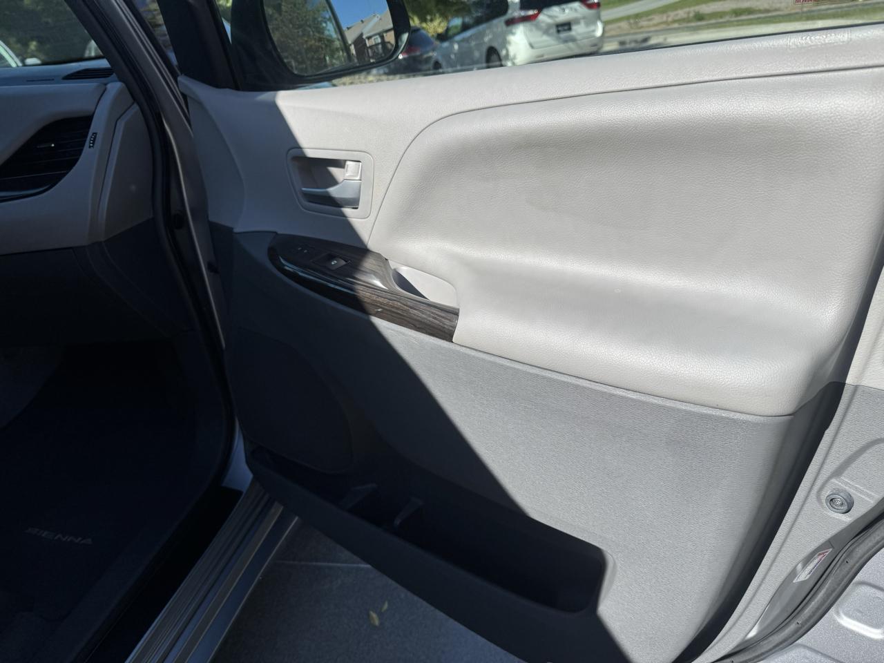 Toyota Sienna  2015