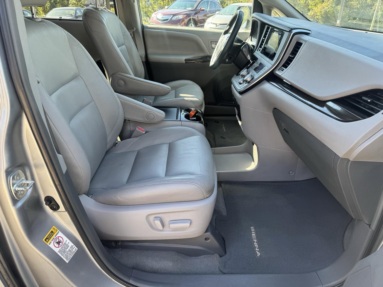 Toyota Sienna  2015