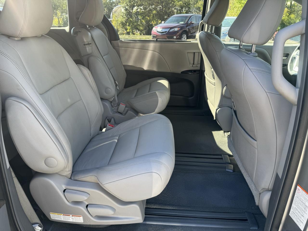 Toyota Sienna  2015