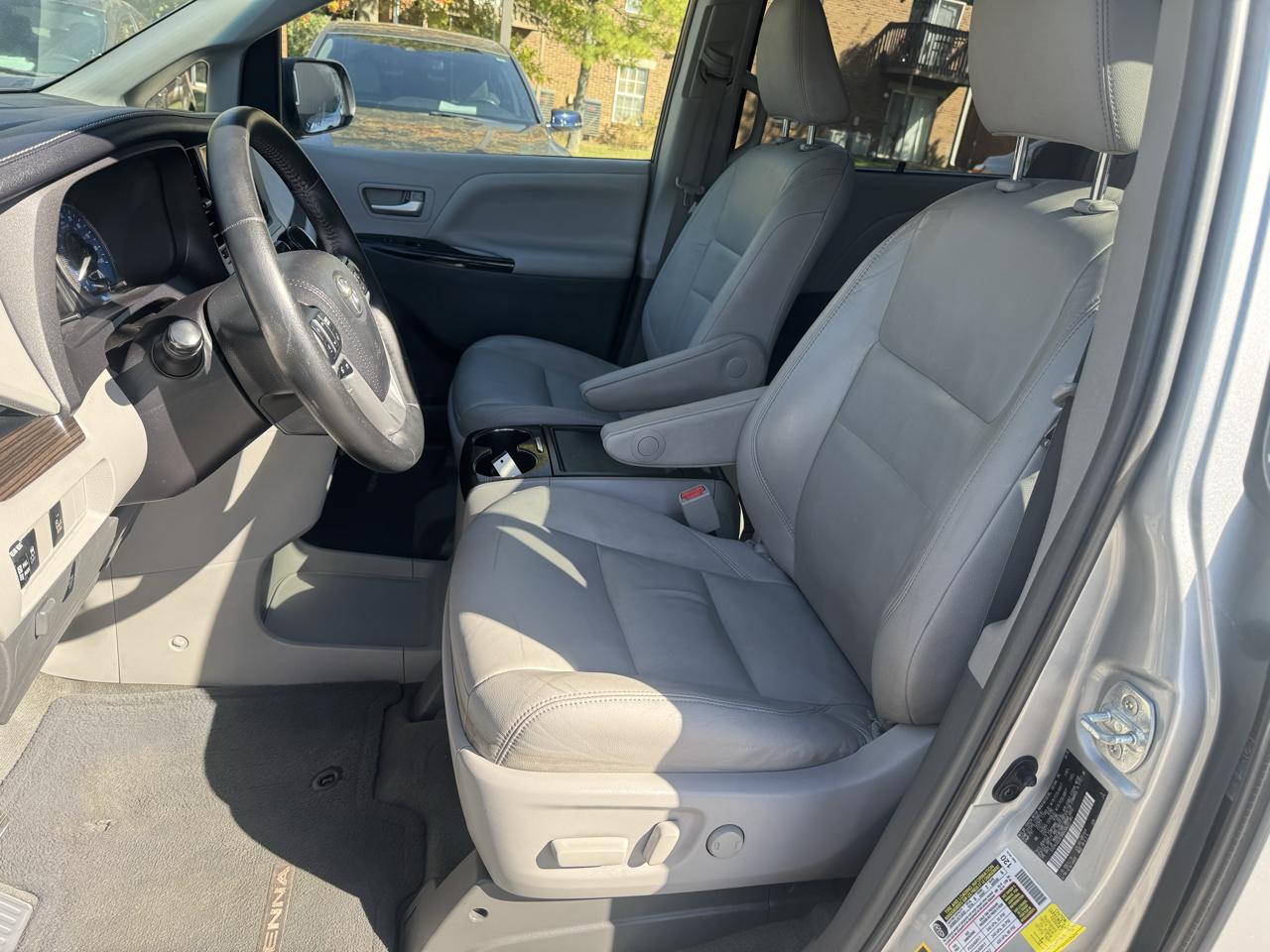 Toyota Sienna  2015