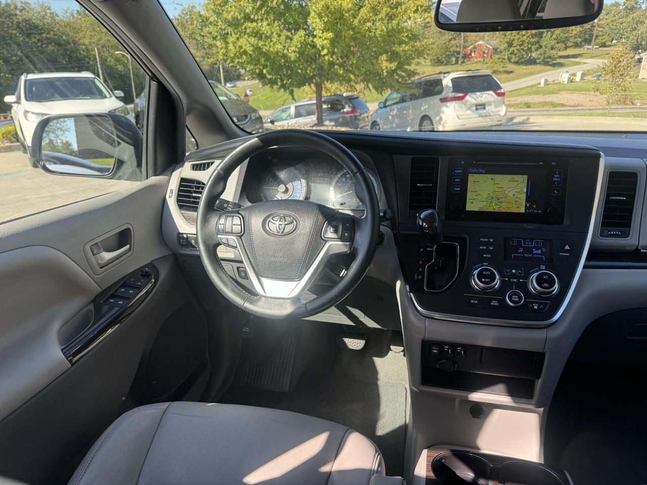 Toyota Sienna  2015
