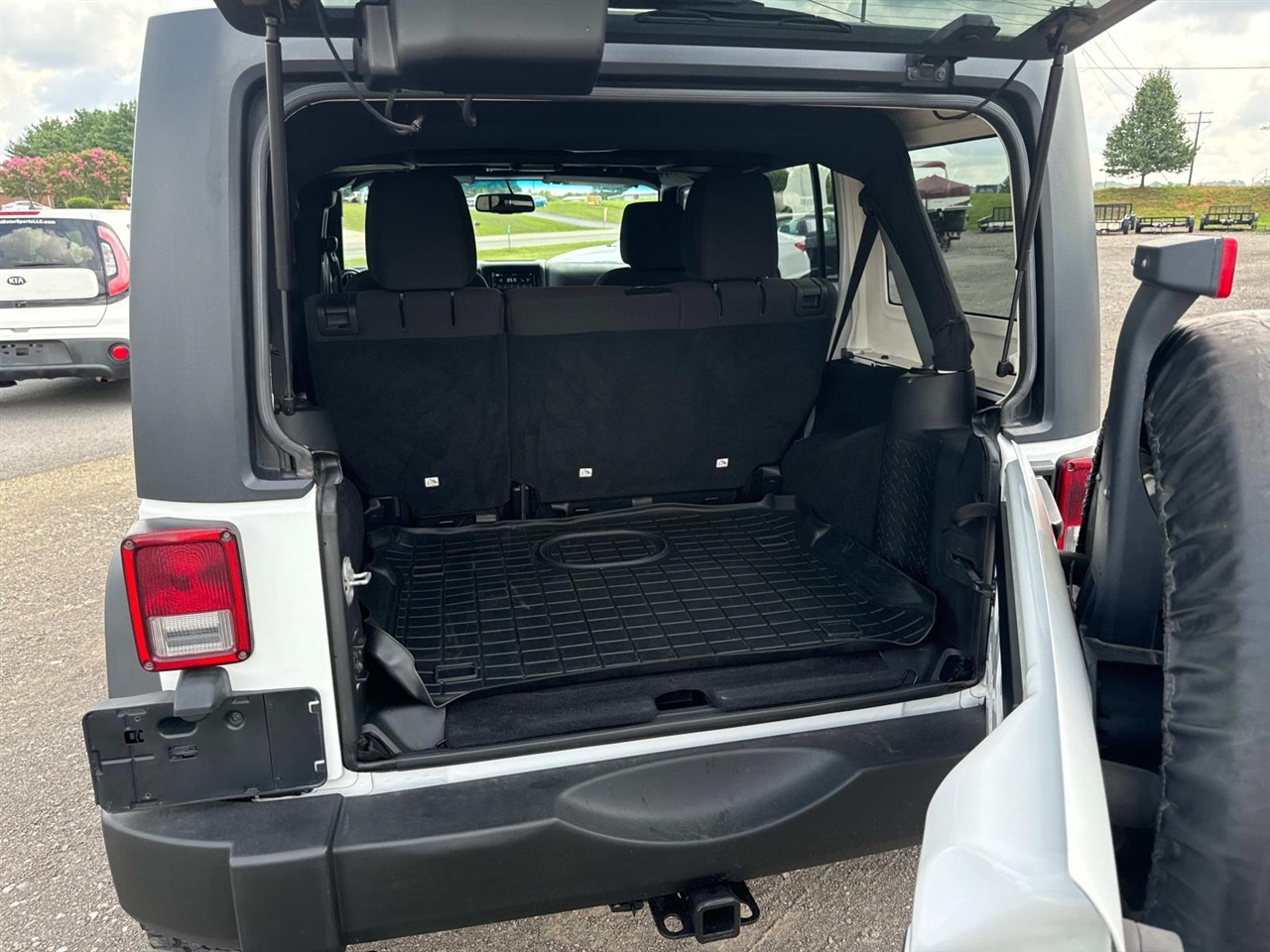 Jeep Wrangler Unlimited 4WD 4dr Sport 2015 Jeep Wrangler Unlimited 4WD 4dr Sport 2015