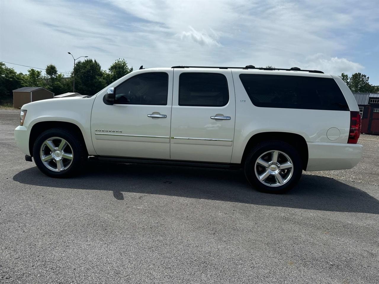 Chevrolet Suburban 2WD 4dr LTZ 2014