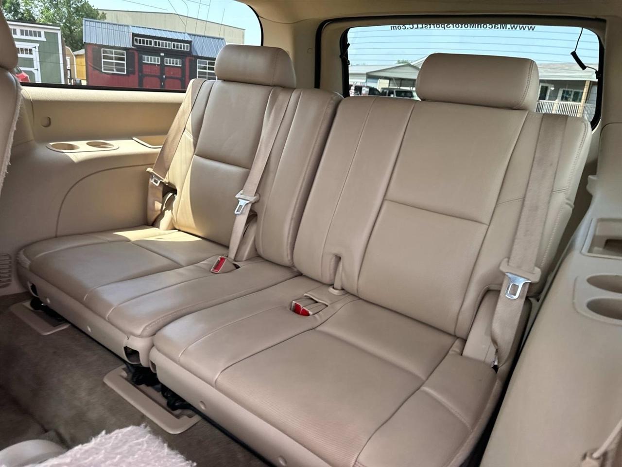 Chevrolet Suburban 2WD 4dr LTZ 2014