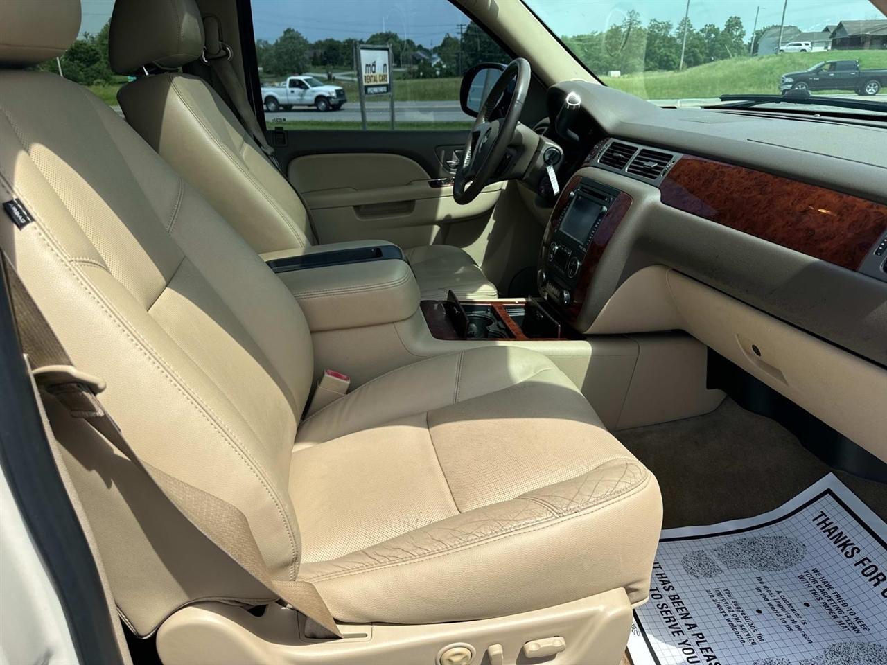 Chevrolet Suburban 2WD 4dr LTZ 2014