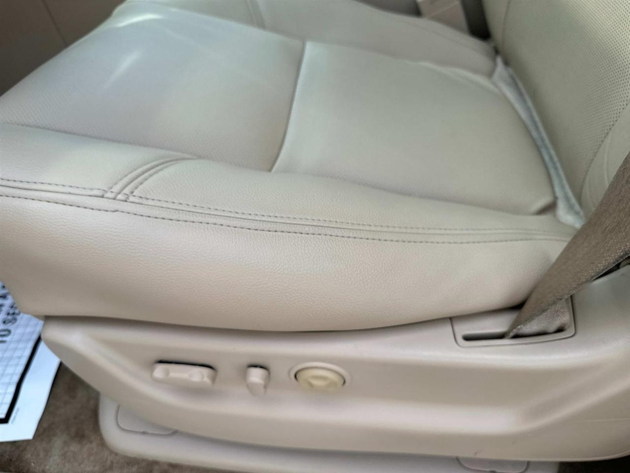 Chevrolet Suburban 2WD 4dr LTZ 2014