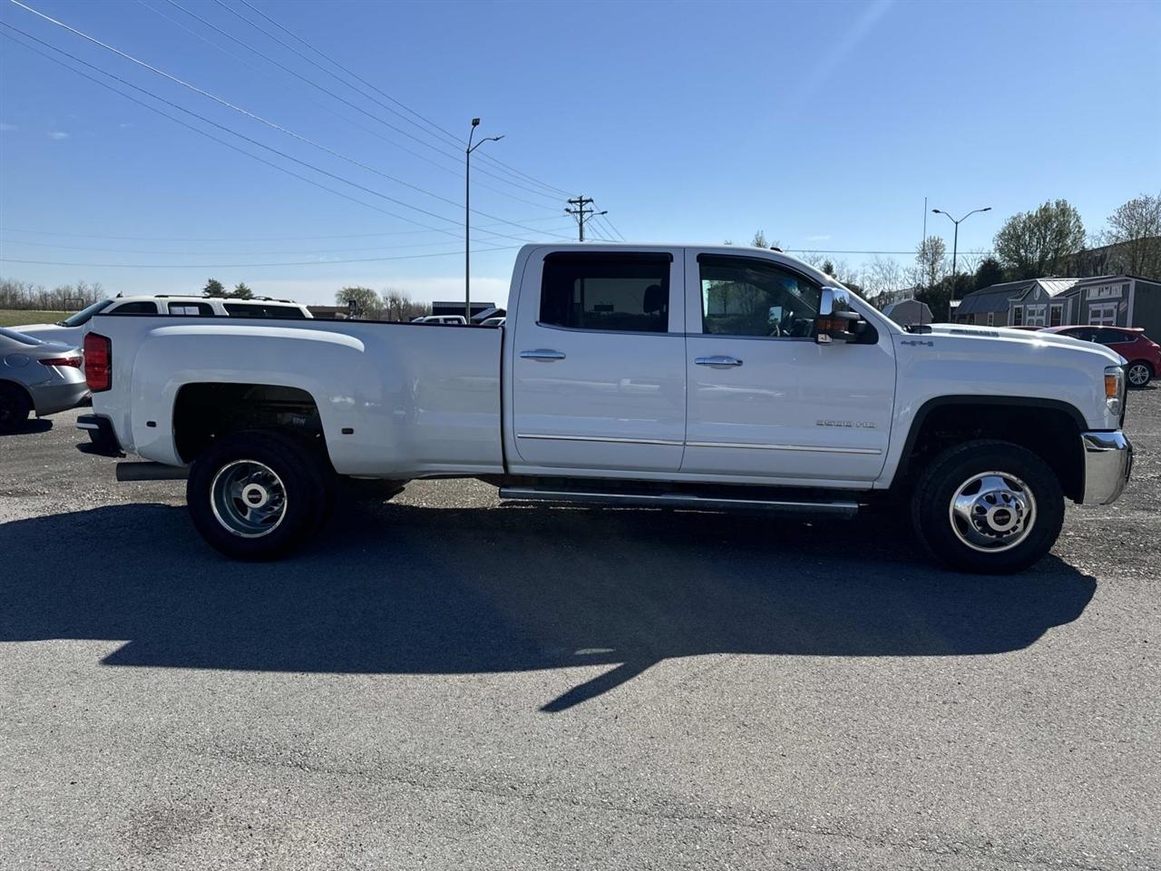 GMC Sierra 3500HD 4WD Crew Cab 167.7" SLT 2017