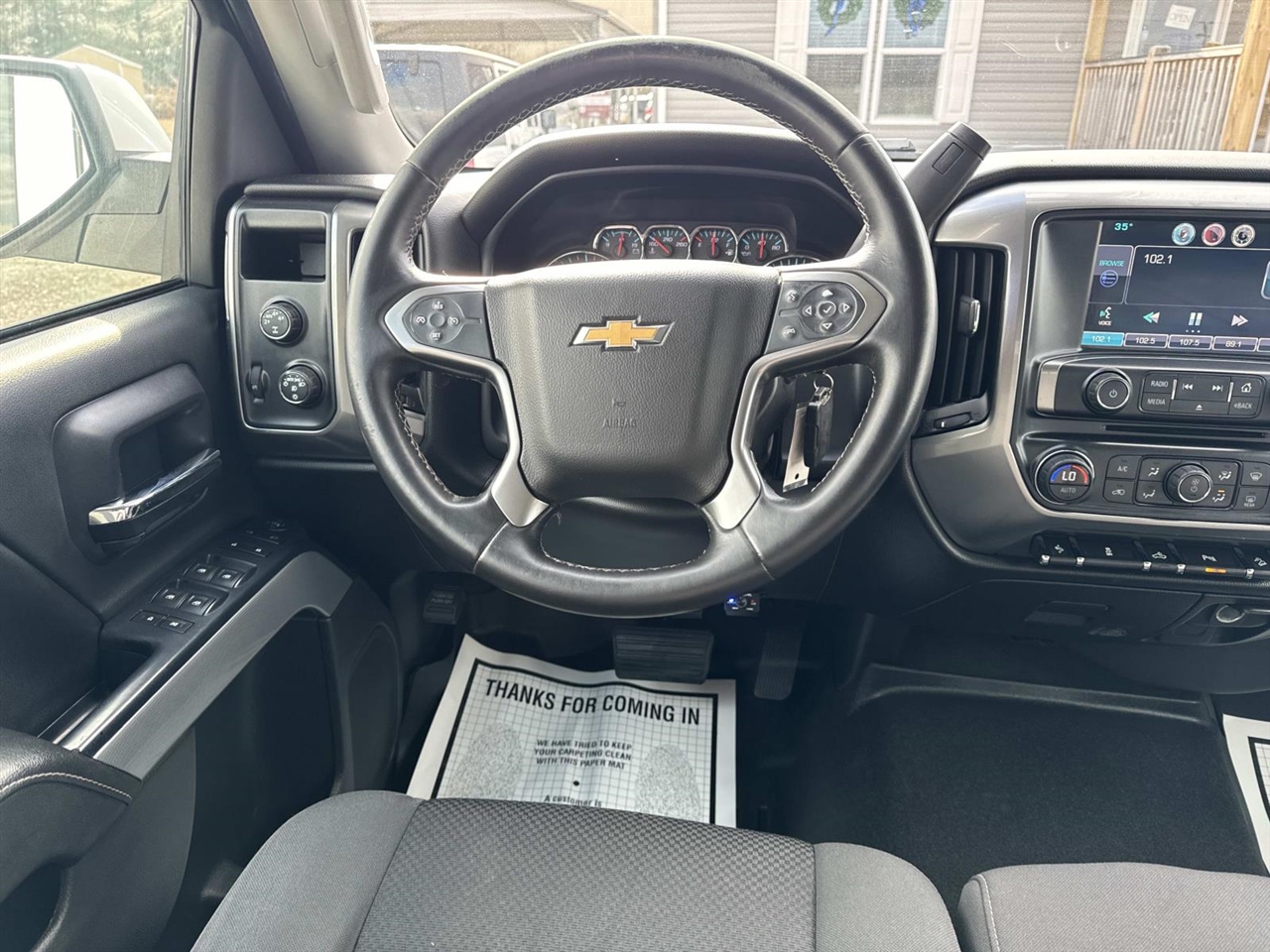 Chevrolet Silverado 1500 4WD Crew Cab 143.5" LT w/2LT 2015