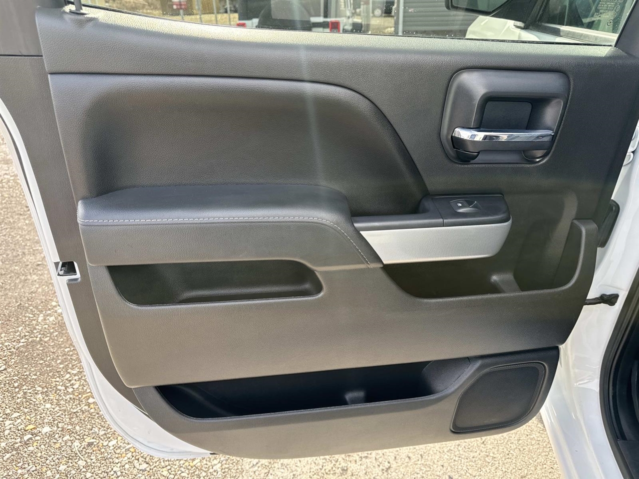 Chevrolet Silverado 1500 4WD Crew Cab 143.5" LT w/2LT 2015