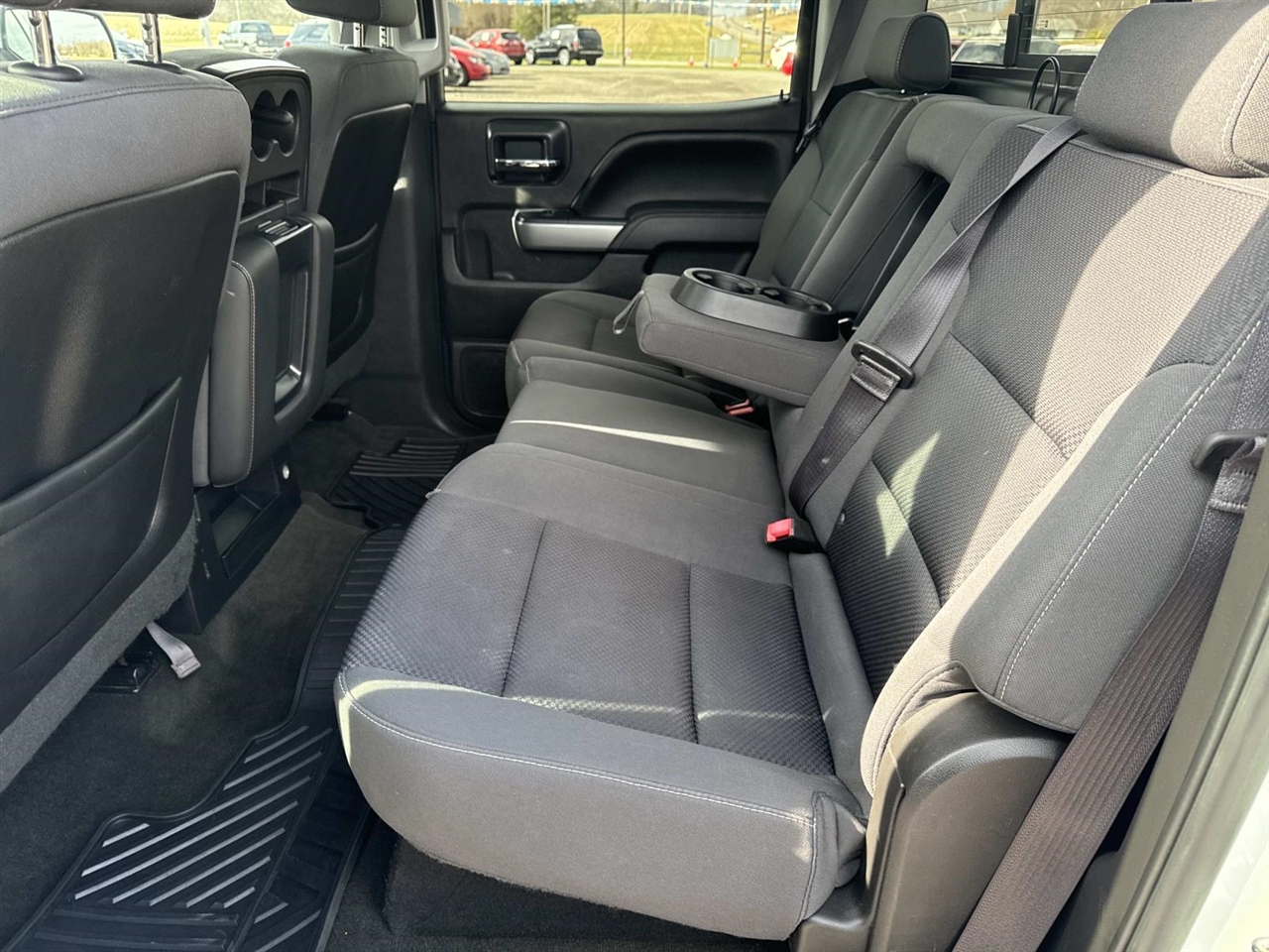 Chevrolet Silverado 1500 4WD Crew Cab 143.5" LT w/2LT 2015