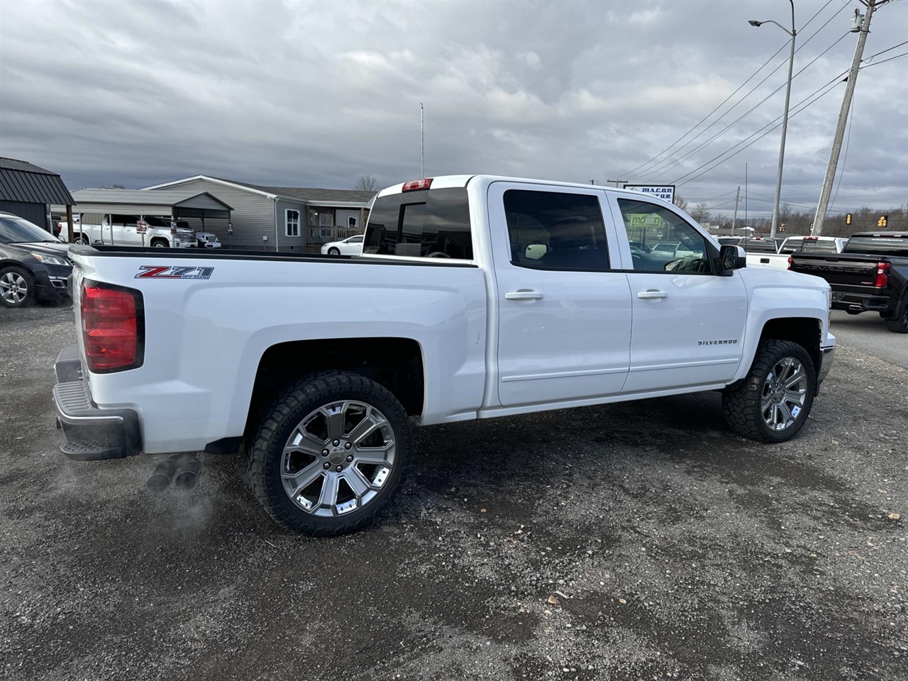 Chevrolet Silverado 1500 4WD Crew Cab 143.5" LT w/2LT 2015