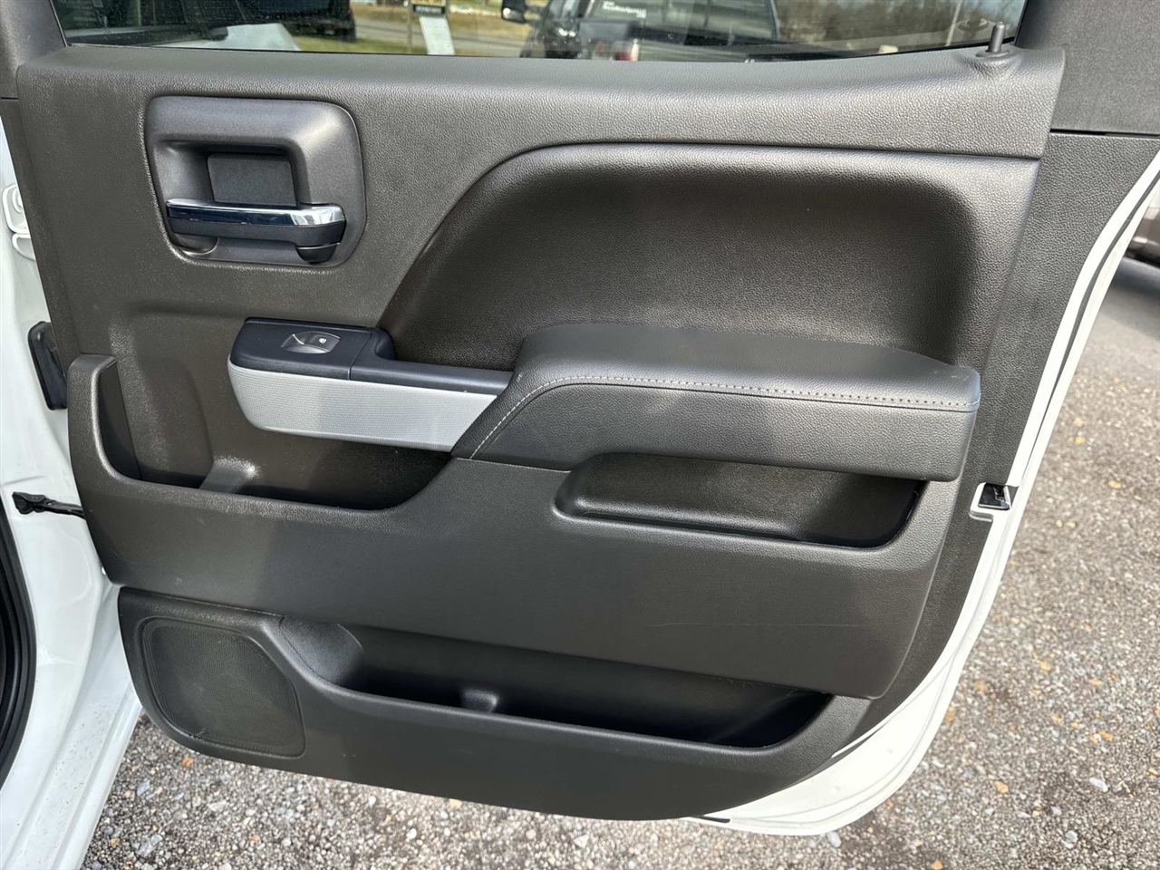 Chevrolet Silverado 1500 4WD Crew Cab 143.5" LT w/2LT 2015