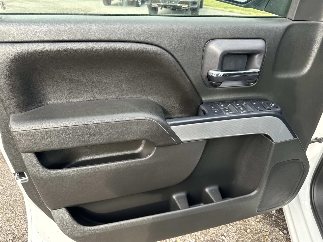 Chevrolet Silverado 1500 4WD Crew Cab 143.5" LT w/2LT 2015