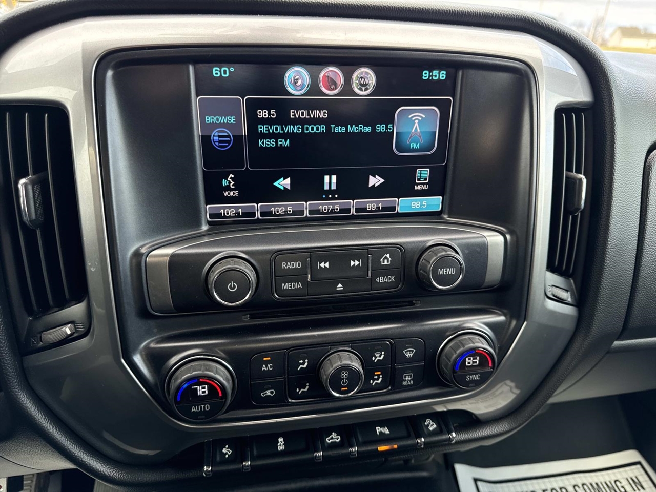 Chevrolet Silverado 1500 4WD Crew Cab 143.5" LT w/2LT 2015