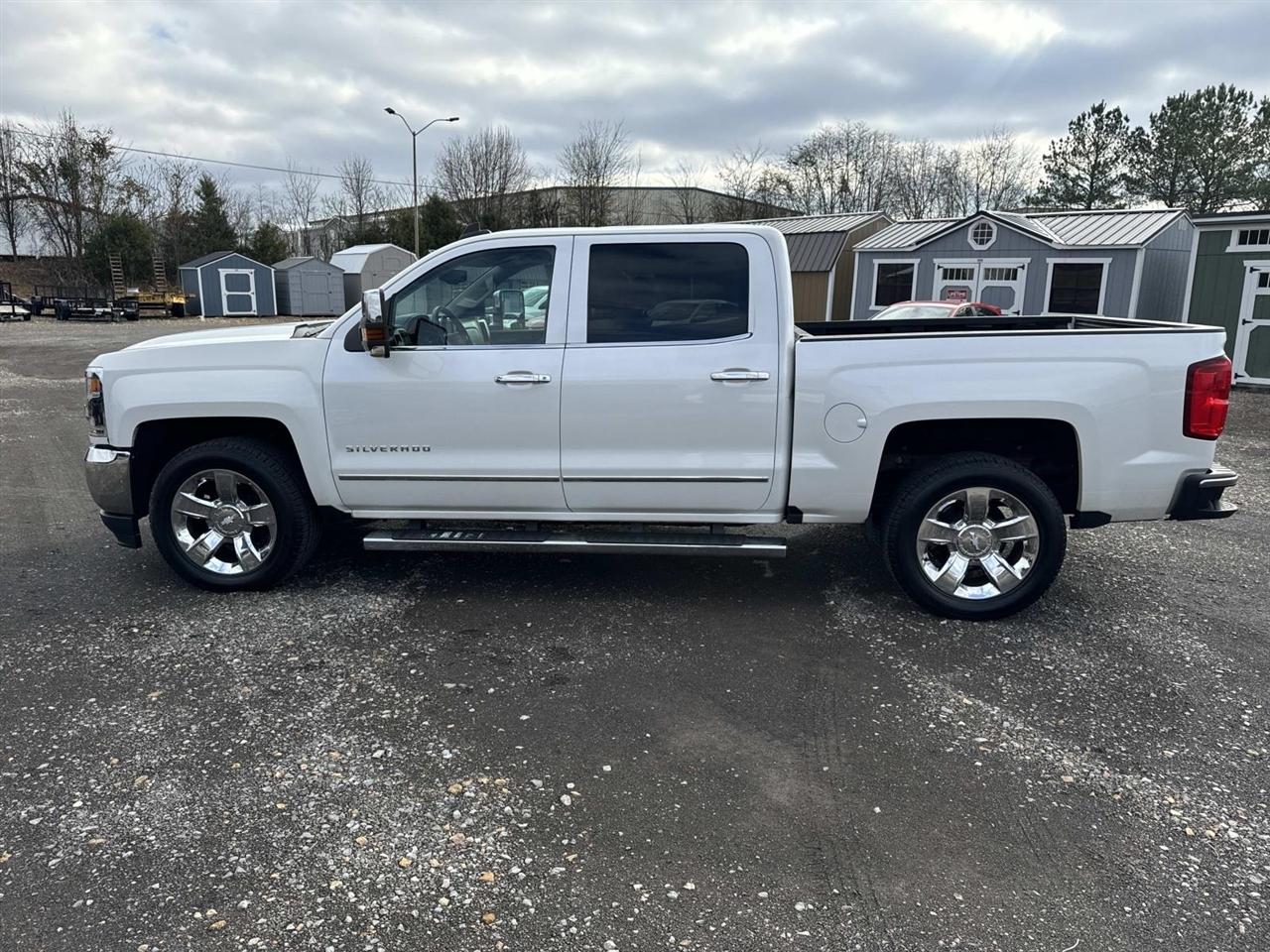 Chevrolet Silverado 1500 2WD Crew Cab 143.5" LTZ w/1LZ 2016