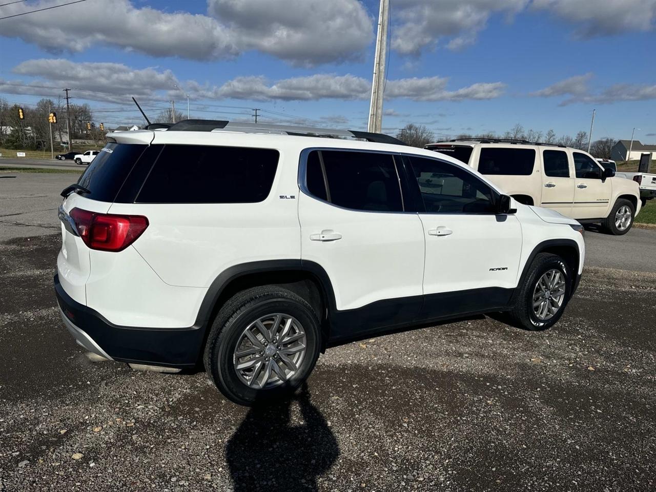 GMC Acadia FWD 4dr SLE w/SLE-2 2018