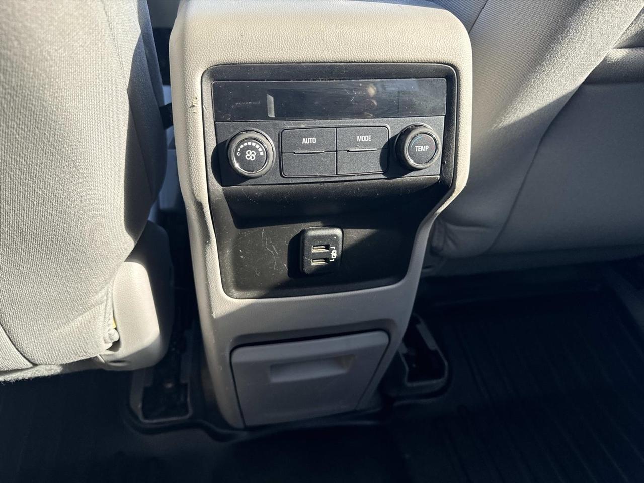 GMC Acadia FWD 4dr SLE w/SLE-2 2018