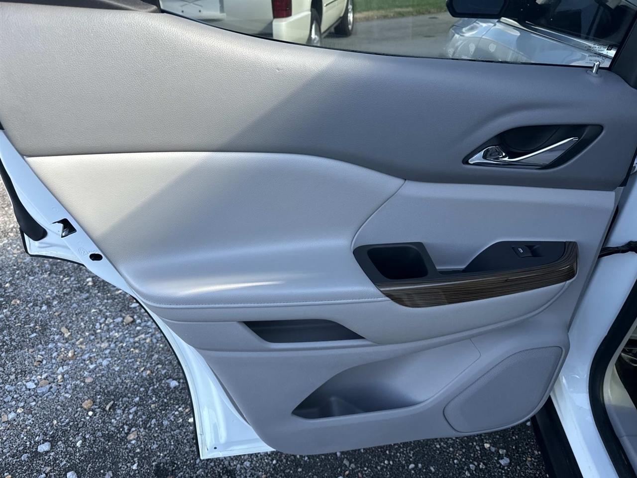 GMC Acadia FWD 4dr SLE w/SLE-2 2018