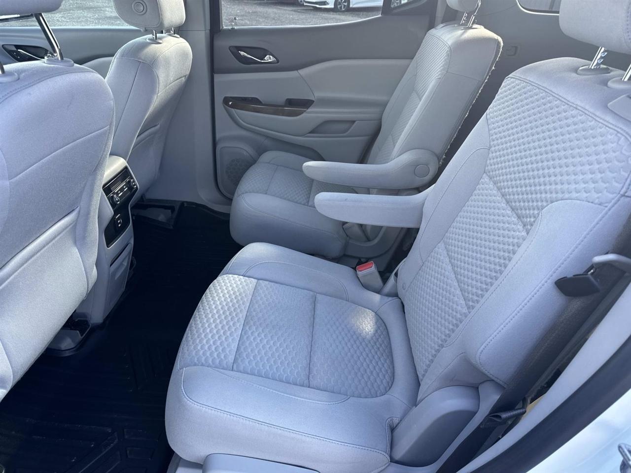 GMC Acadia FWD 4dr SLE w/SLE-2 2018