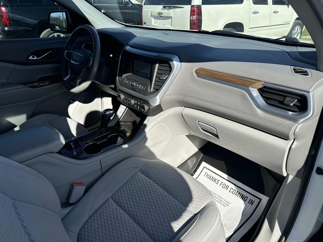 GMC Acadia FWD 4dr SLE w/SLE-2 2018