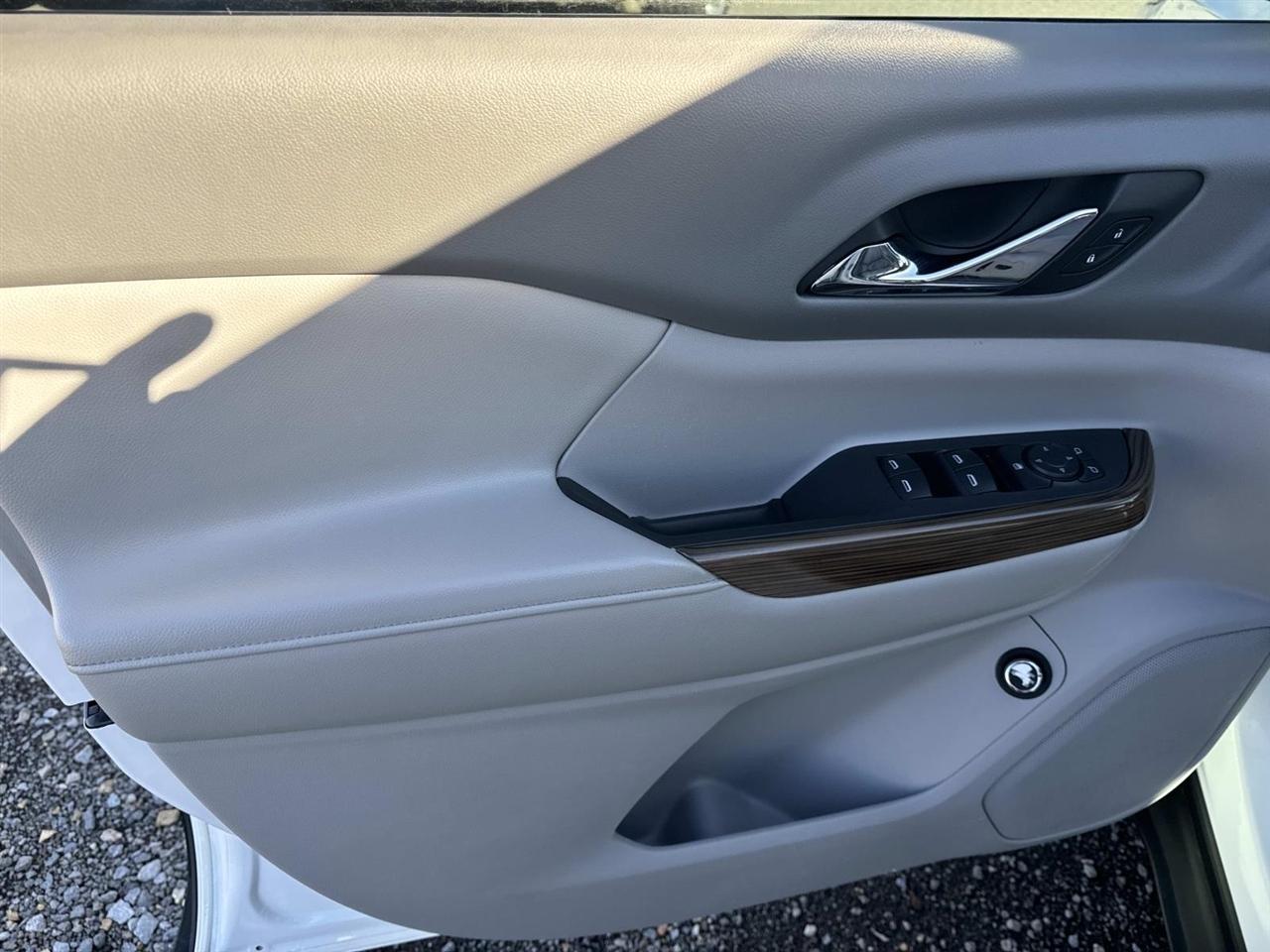 GMC Acadia FWD 4dr SLE w/SLE-2 2018