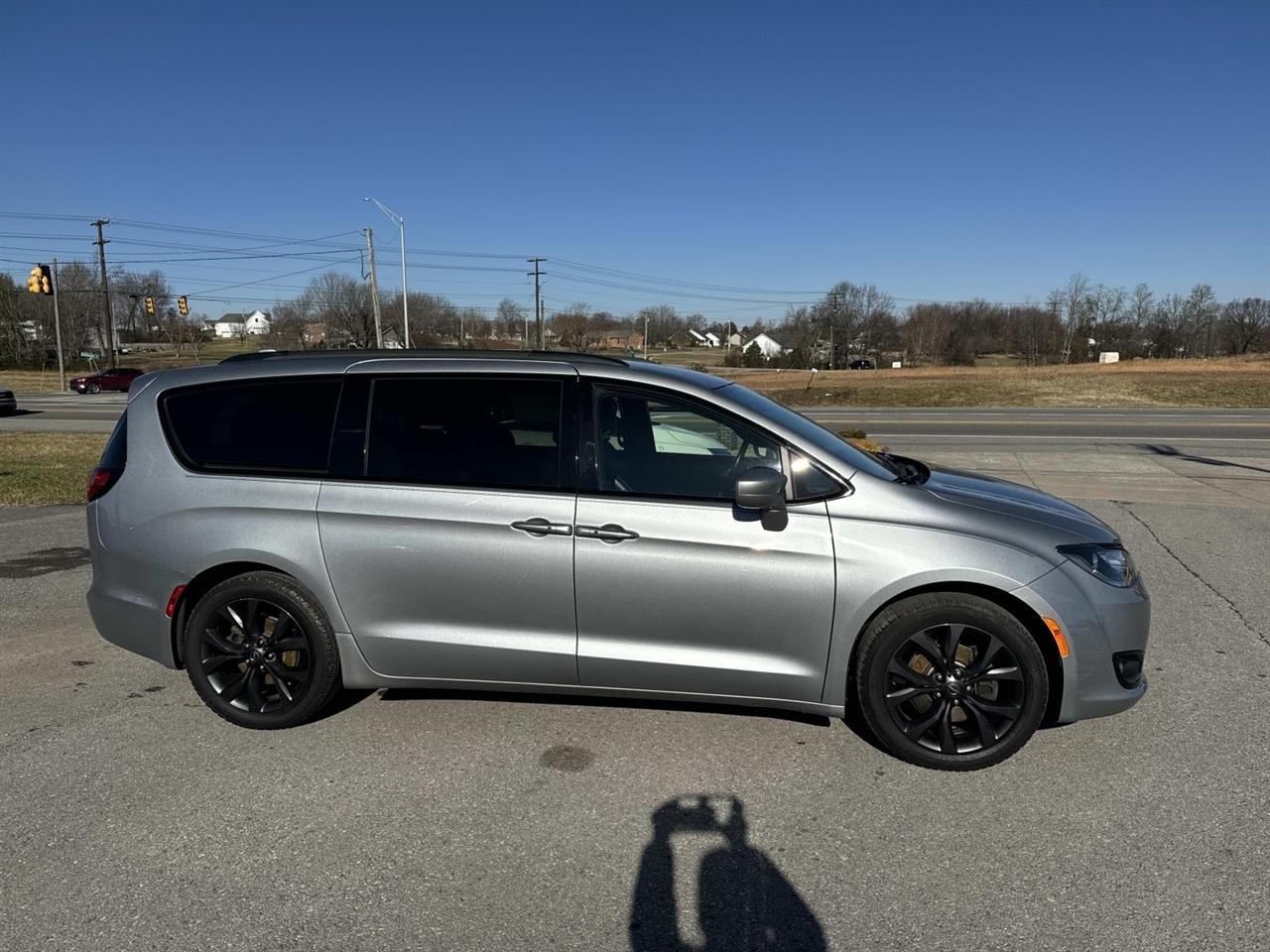 Chrysler Pacifica Touring FWD 2020