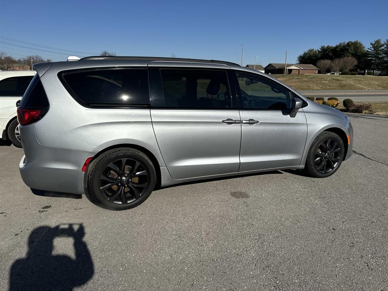 Chrysler Pacifica Touring FWD 2020