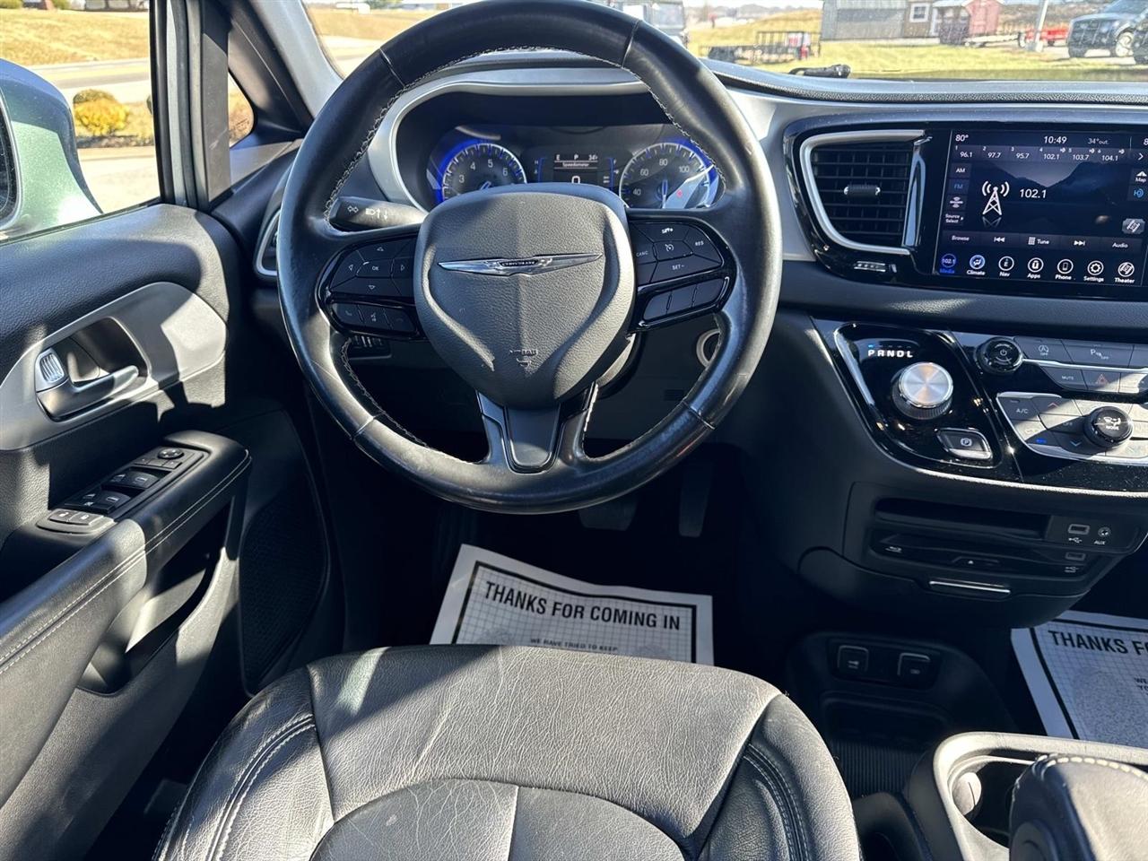 Chrysler Pacifica Touring FWD 2020