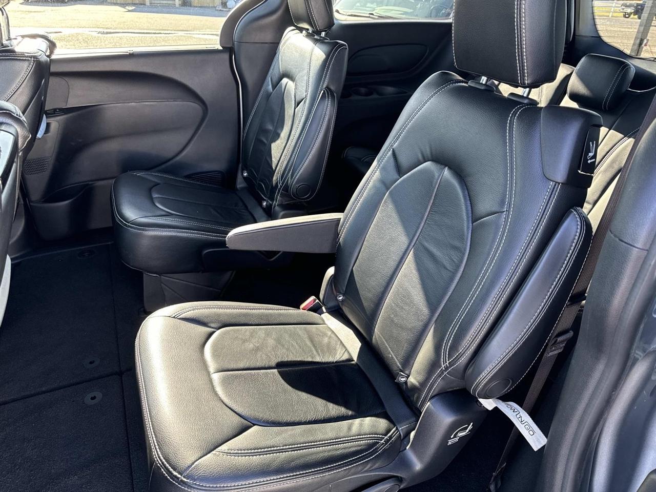 Chrysler Pacifica Touring FWD 2020