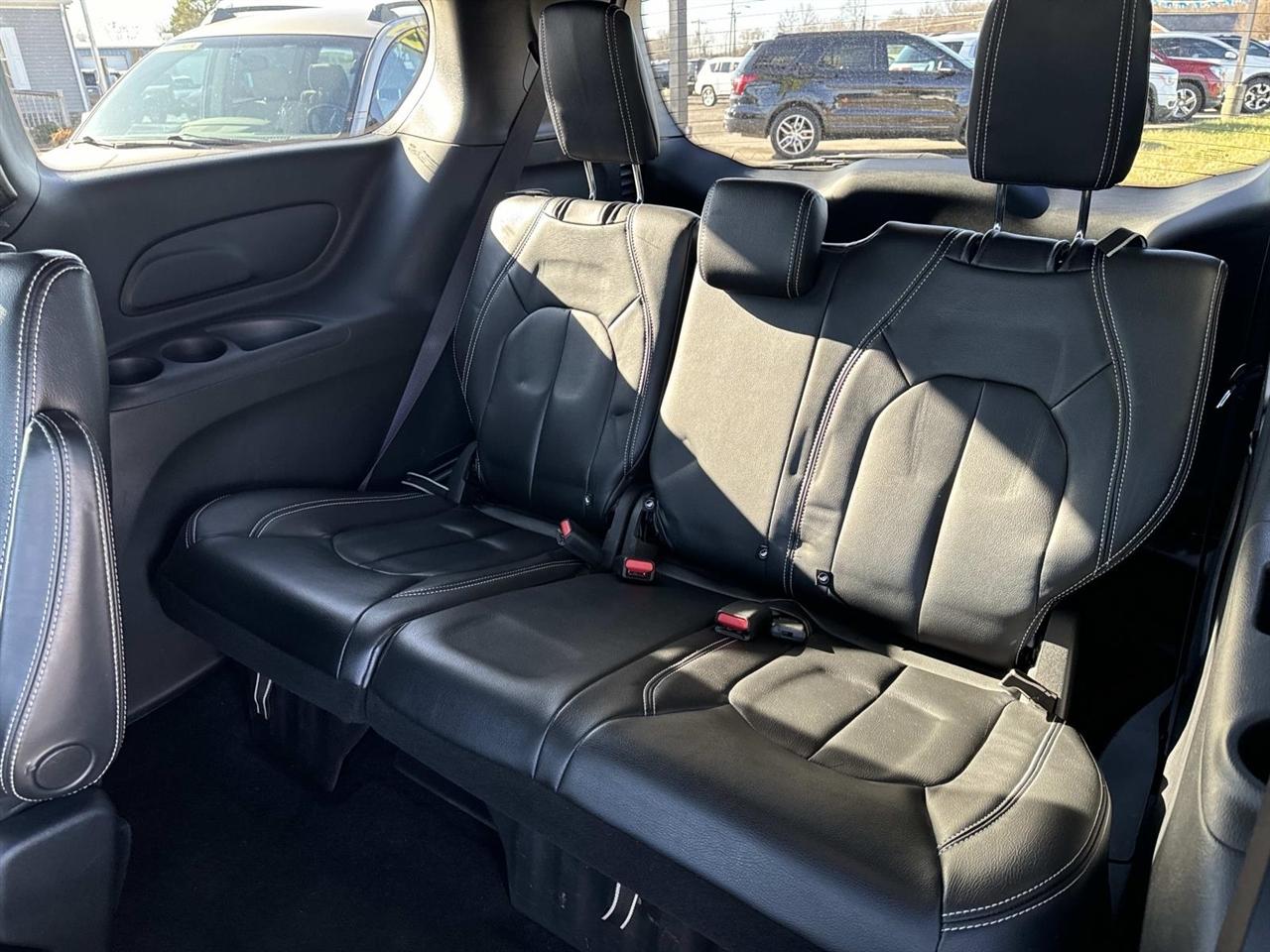 Chrysler Pacifica Touring FWD 2020