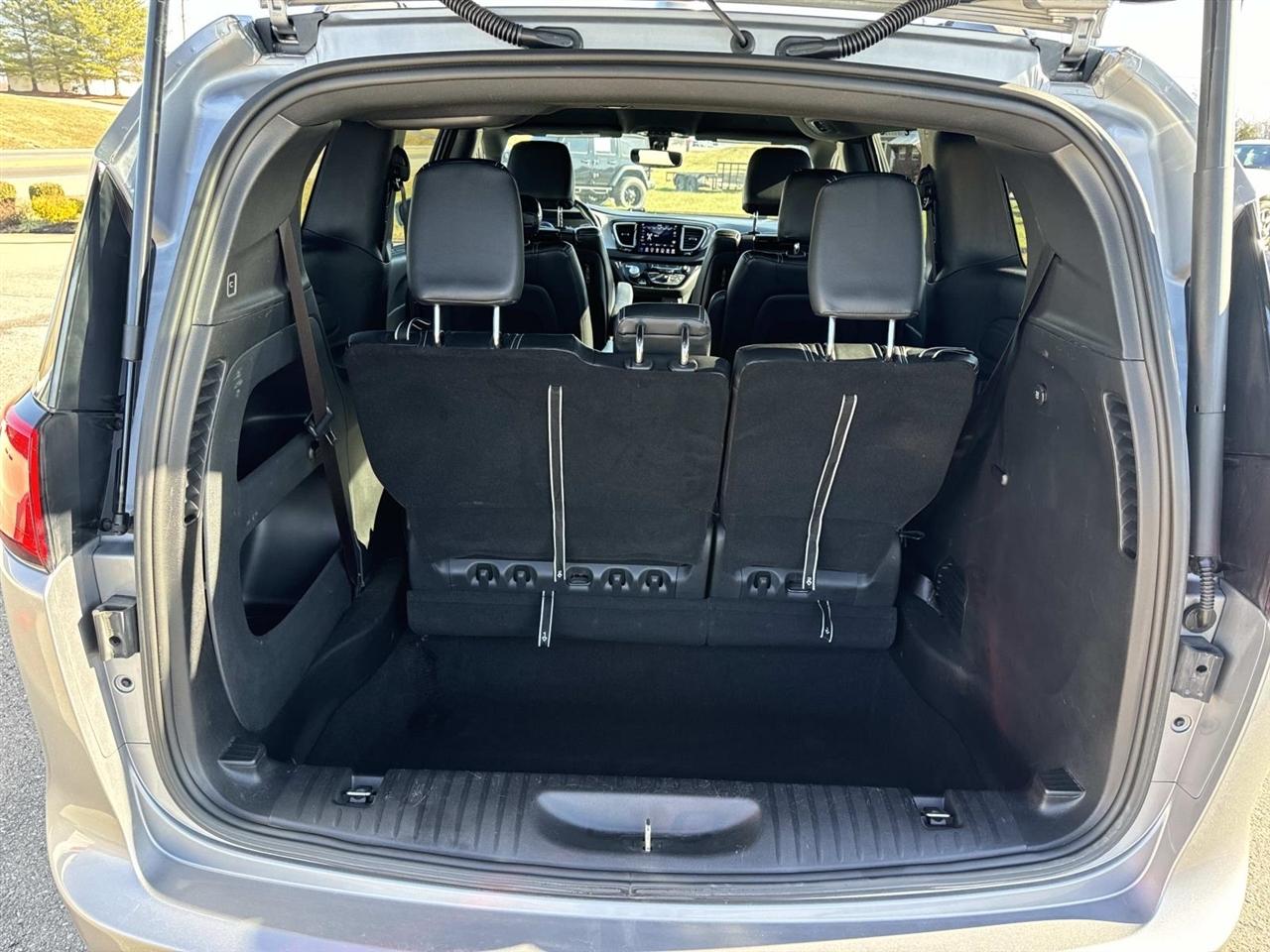 Chrysler Pacifica Touring FWD 2020