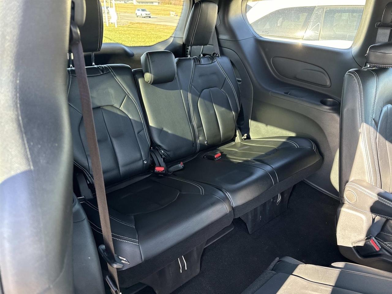 Chrysler Pacifica Touring FWD 2020