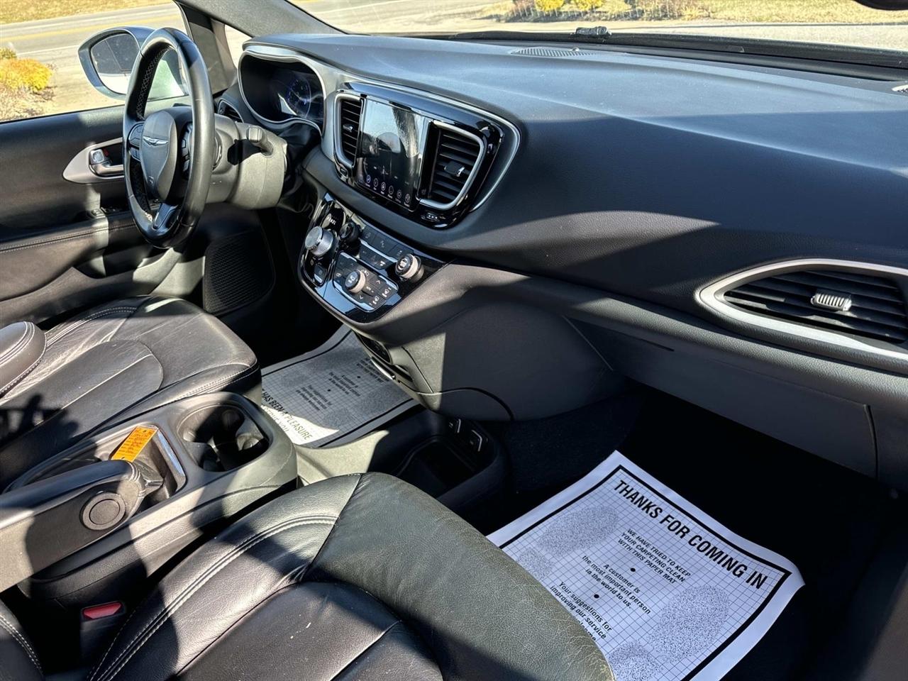 Chrysler Pacifica Touring FWD 2020