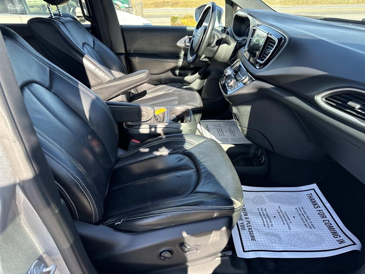 Chrysler Pacifica Touring FWD 2020