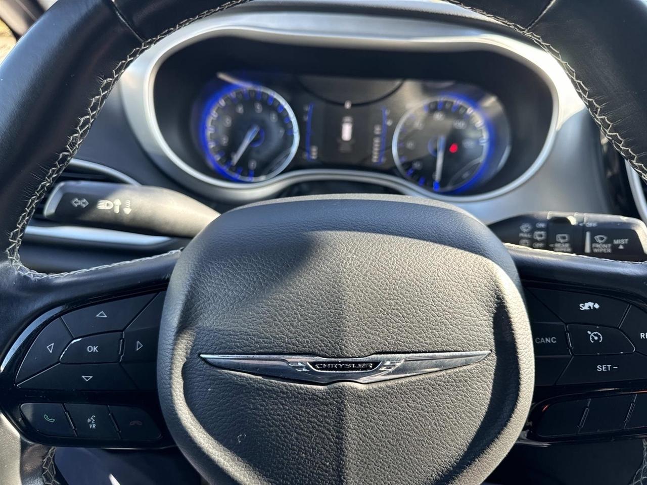 Chrysler Pacifica Touring FWD 2020