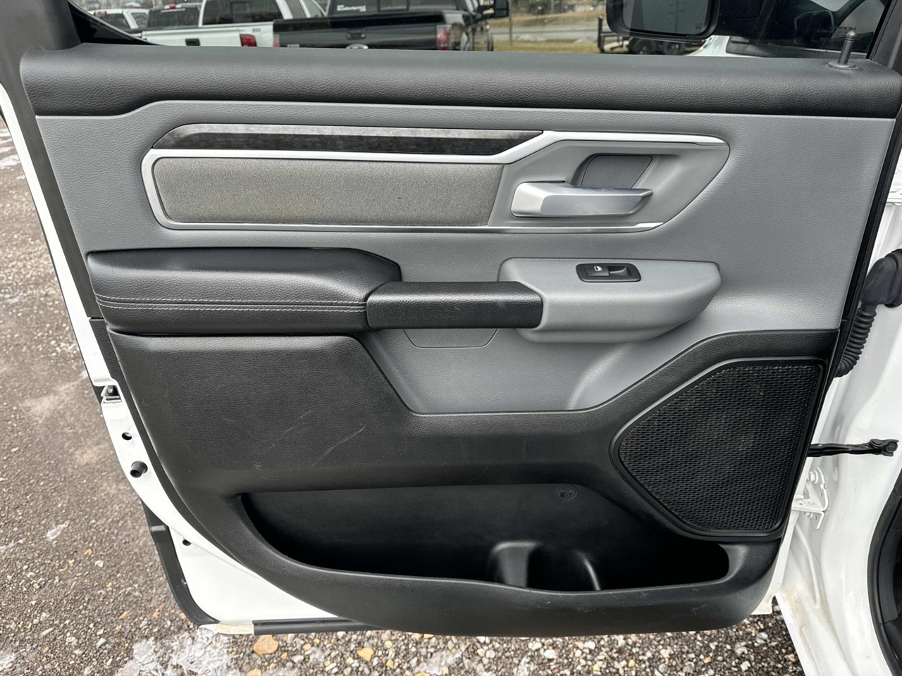 RAM 1500 Big Horn 4x4 Crew Cab 5'7" Box 2020