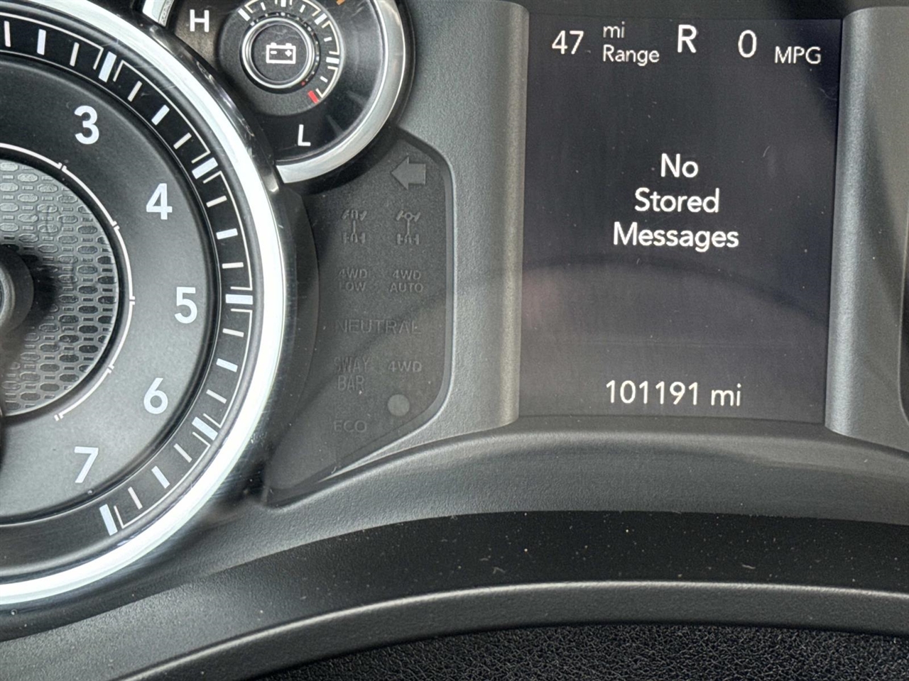 RAM 1500 Big Horn 4x4 Crew Cab 5'7" Box 2020