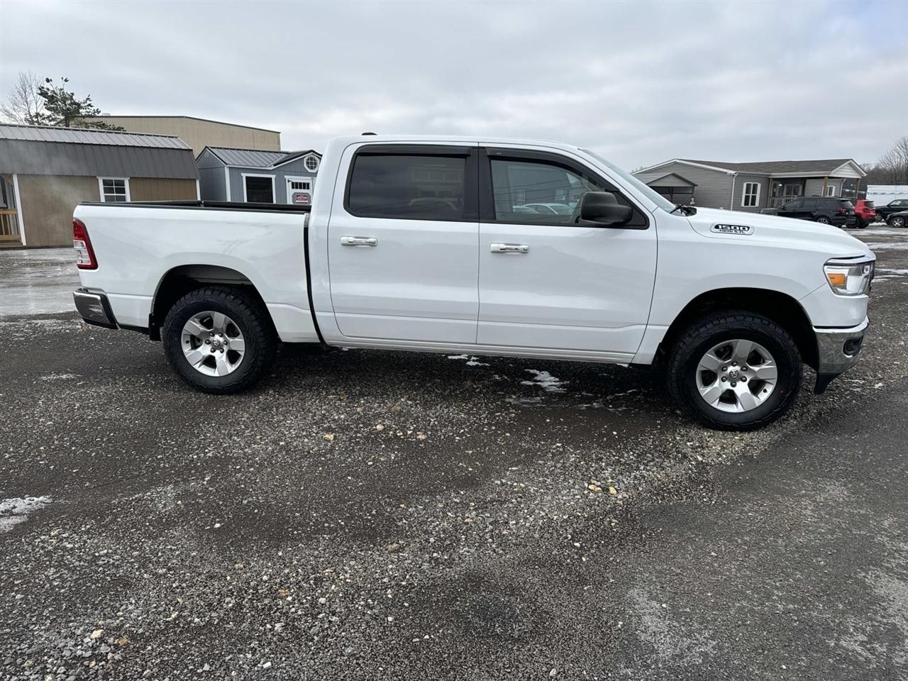RAM 1500 Big Horn 4x4 Crew Cab 5'7" Box 2020