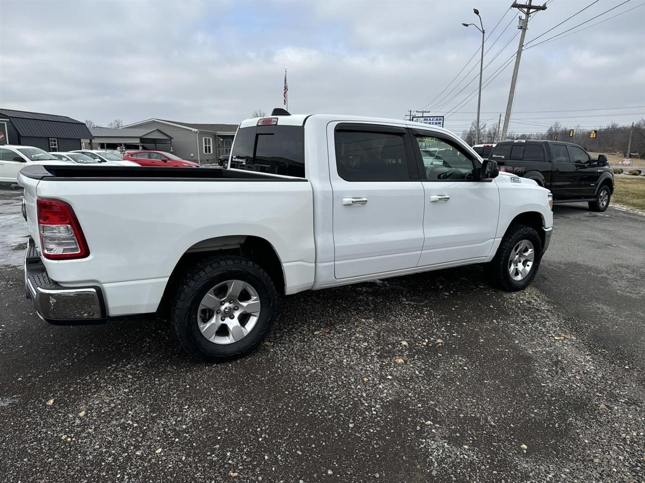 RAM 1500 Big Horn 4x4 Crew Cab 5'7" Box 2020
