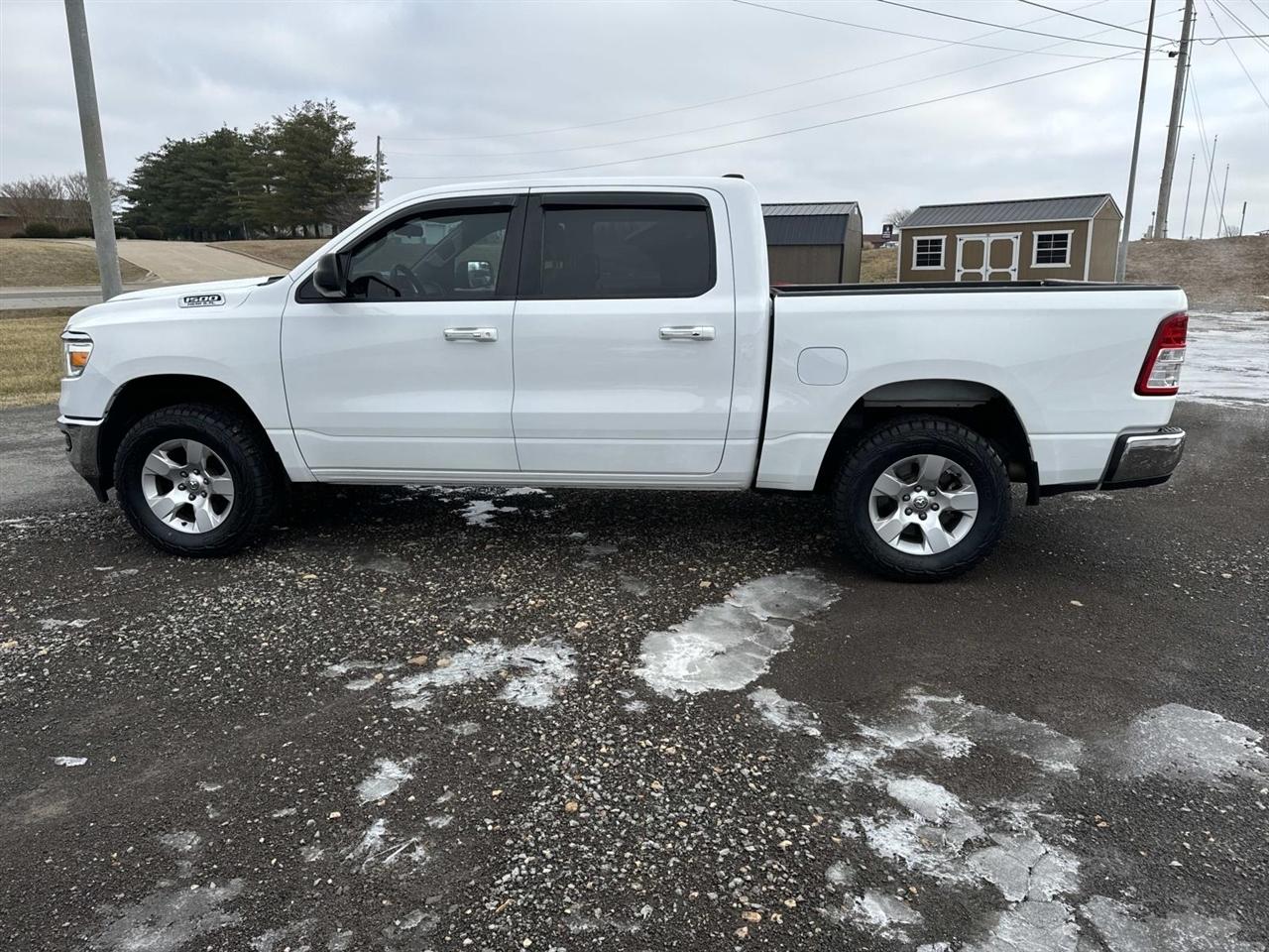 RAM 1500 Big Horn 4x4 Crew Cab 5'7" Box 2020