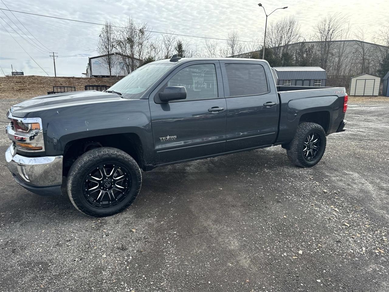 Chevrolet Silverado 1500 4WD Crew Cab 143.5" LT w/1LT 2018